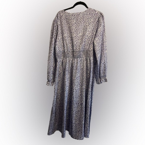 Lavender dress, long sleeve, ruched waist - Picture 2 of 3